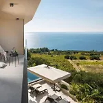 Вилла Luxury & Unique Bevel House With Sea View