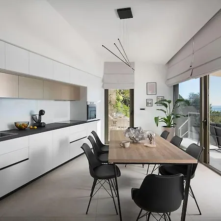 Luxury & Unique Bevel House With Sea View *