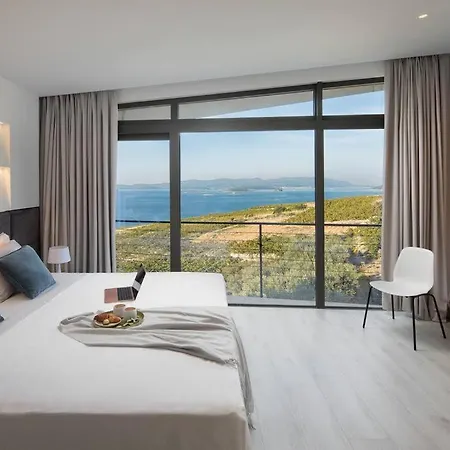 Luxury & Unique Bevel House With Sea View オレビック