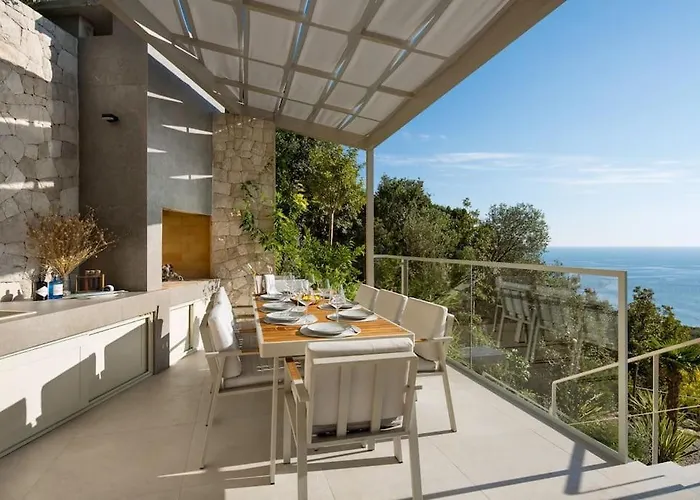 Luxury & Unique Bevel House With Sea View *