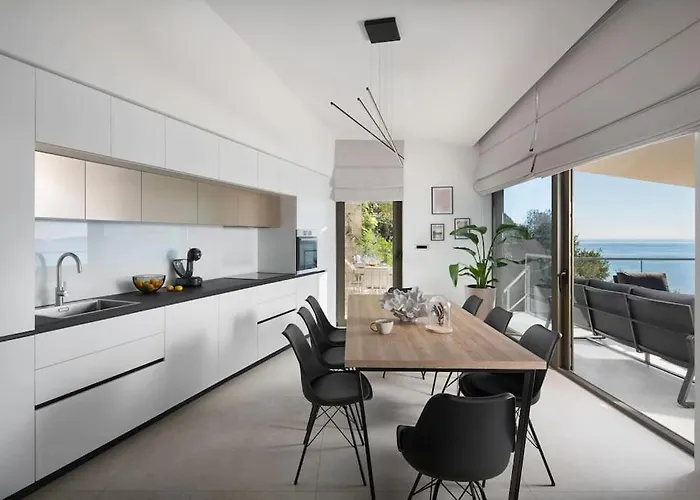 Luxury & Unique Bevel House With Sea View *