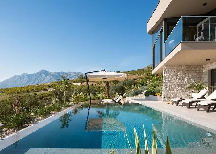 Luxury & Unique Bevel House With Sea View Villa *